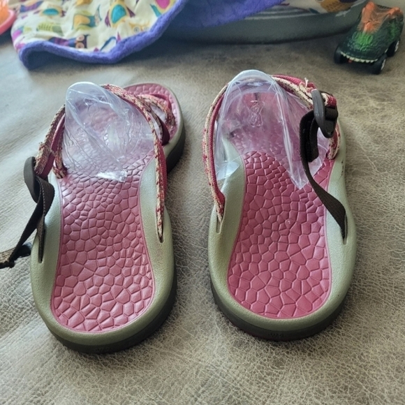 Chaco Pink Strappy Sandals - Picture 4 of 6